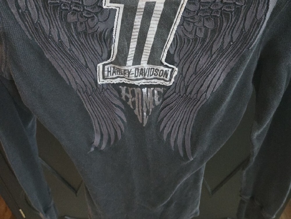 Harley‑Davidson Black Crewneck Shirt with Winged Skull Graphic - Picture 6 of 6
